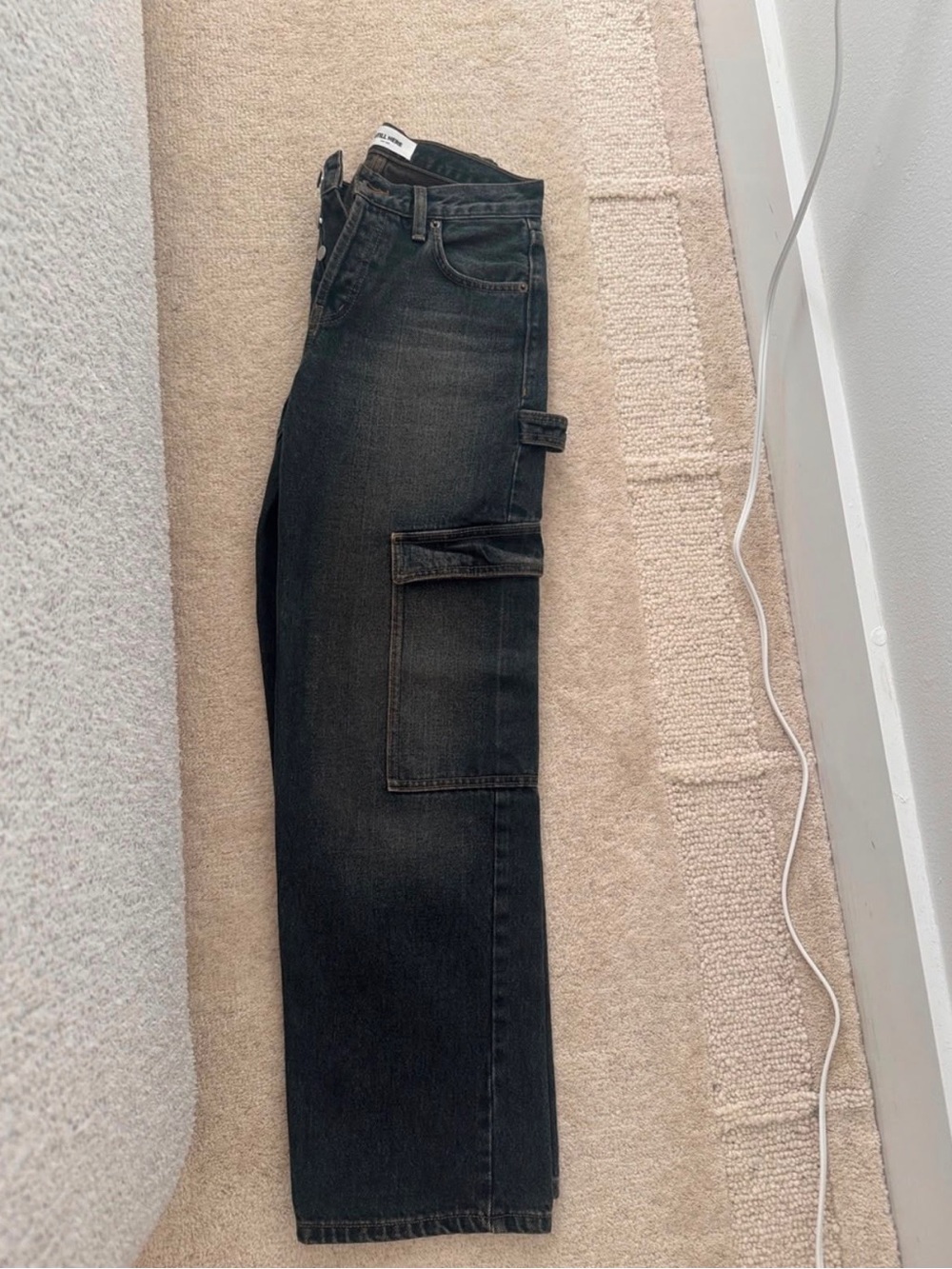 Women’s Straight-Leg Cargo Jeans in Washed Black
